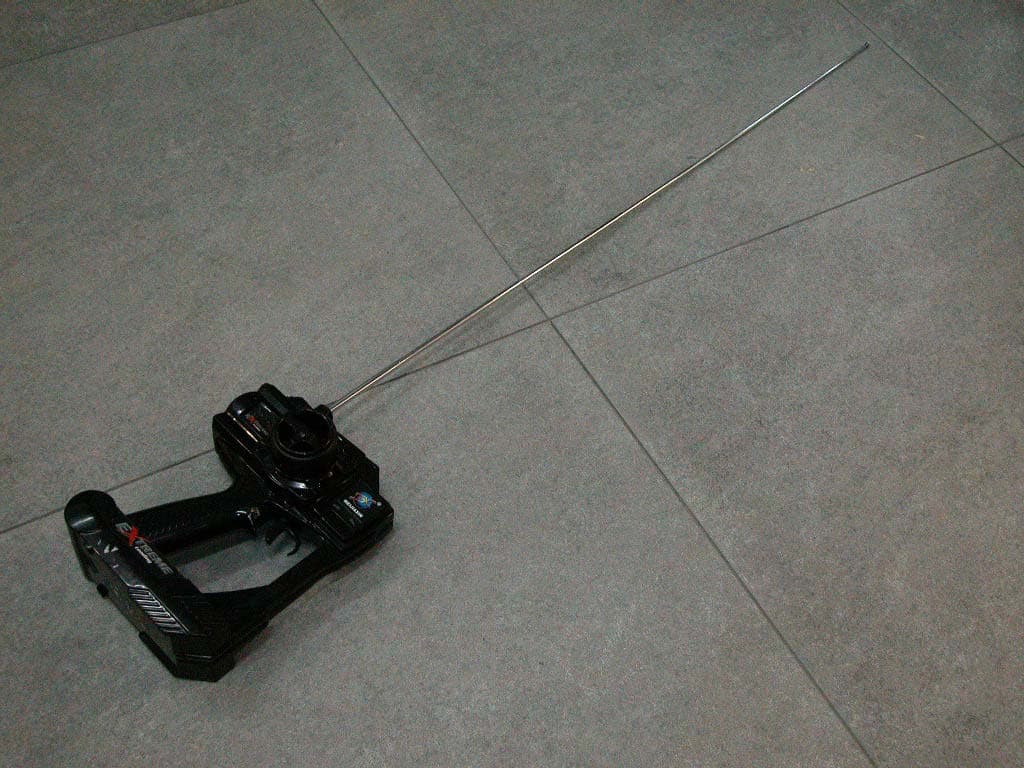 RC Car - FCC ID TRI8304B - Meijiaxin Toys Co., Ltd. (2)