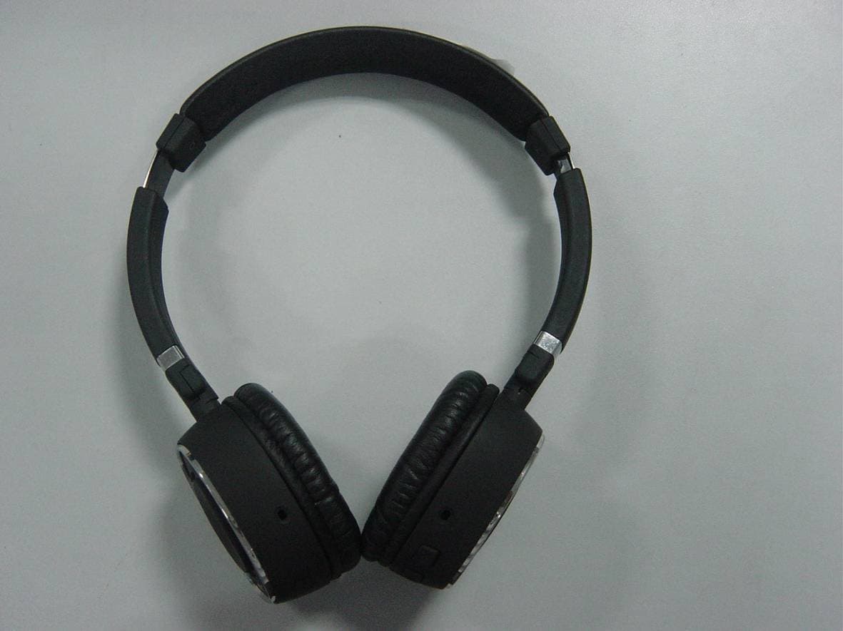 BLUETOOTH HEADSET - FCC ID TTC-BT-0300 - Fujikon Industrial  Co., Ltd. (4)