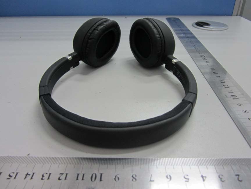 Bluetooth Headphones - FCC ID TTC-BT-0301 - Fujikon Industrial  Co., Ltd. (4)