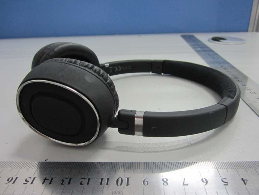 Bluetooth Headphones - FCC ID TTC-BT-0301 - Fujikon Industrial  Co., Ltd. (2)