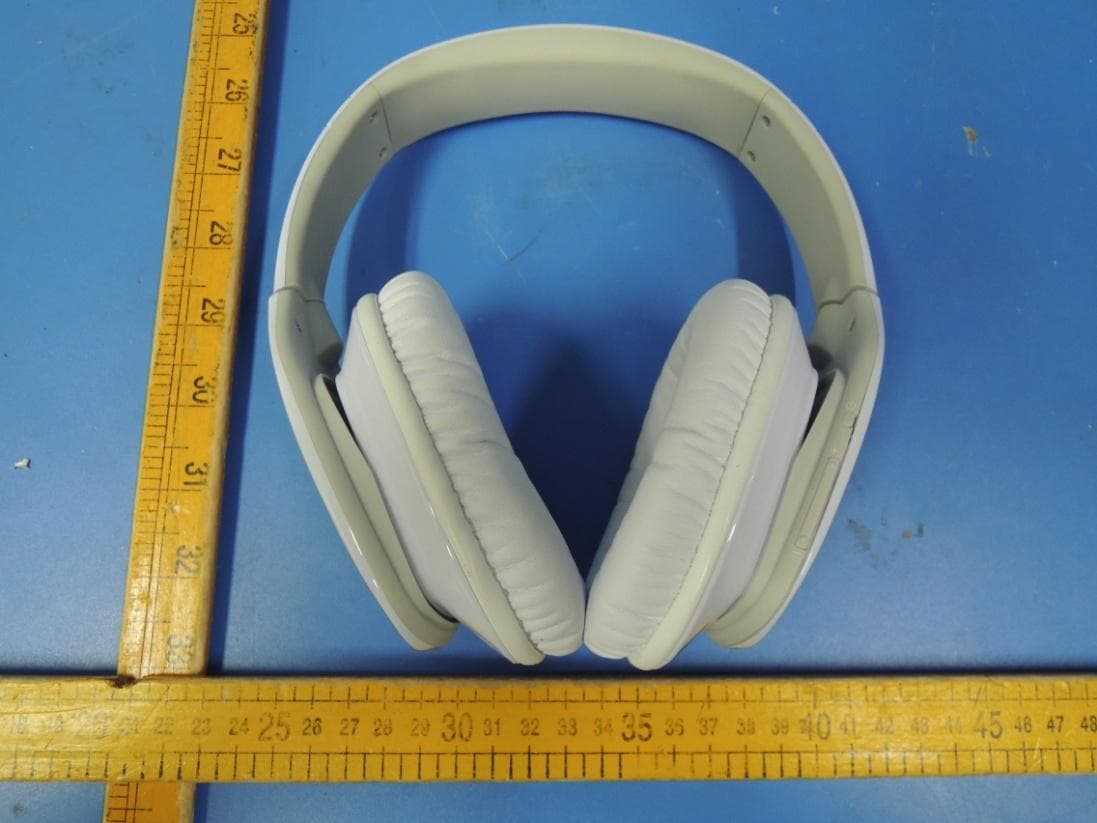 Bluetooth headset - FCC ID TTC-BT-400 - Fujikon Industrial  Co., Ltd. (2)