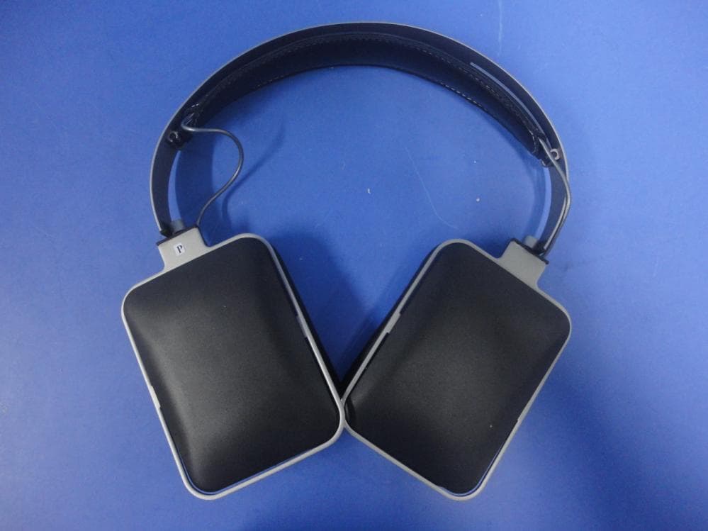 Bluetooth headset - FCC ID TTC-BT-HARMANBT - Fujikon Industrial  Co., Ltd. (2)