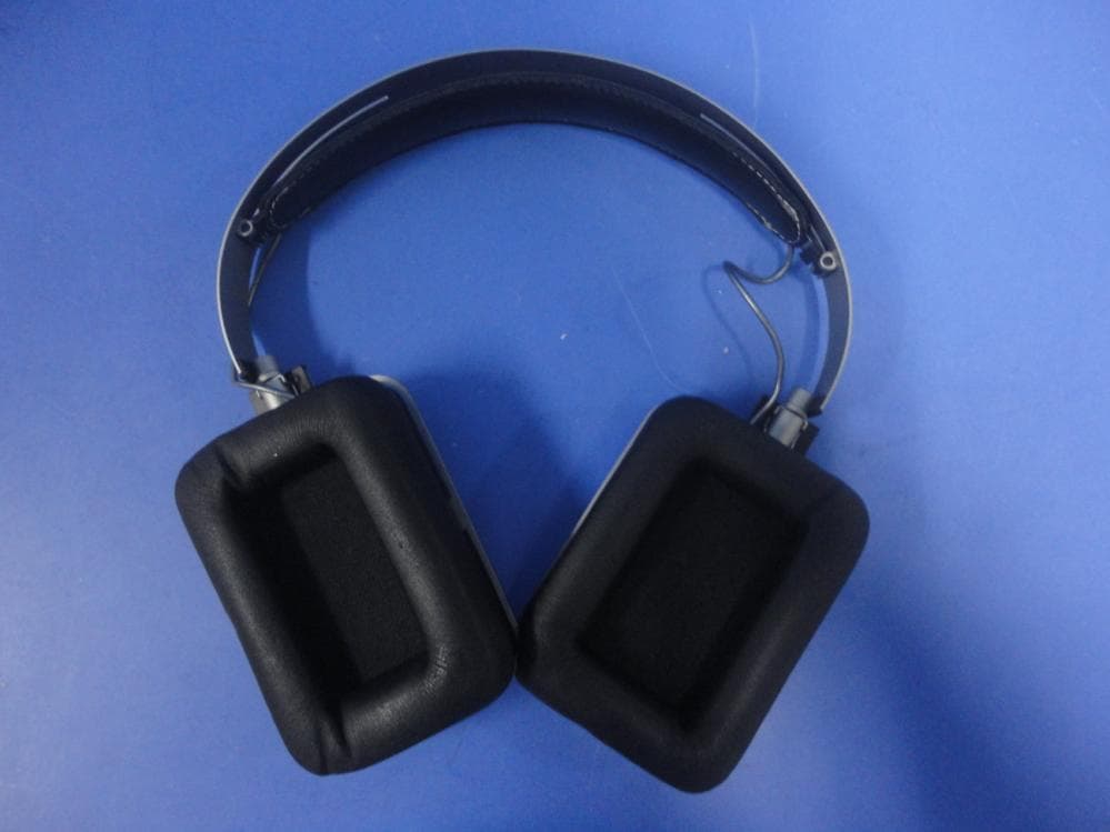 Bluetooth headset - FCC ID TTC-BT-HARMANBT - Fujikon Industrial  Co., Ltd. (4)