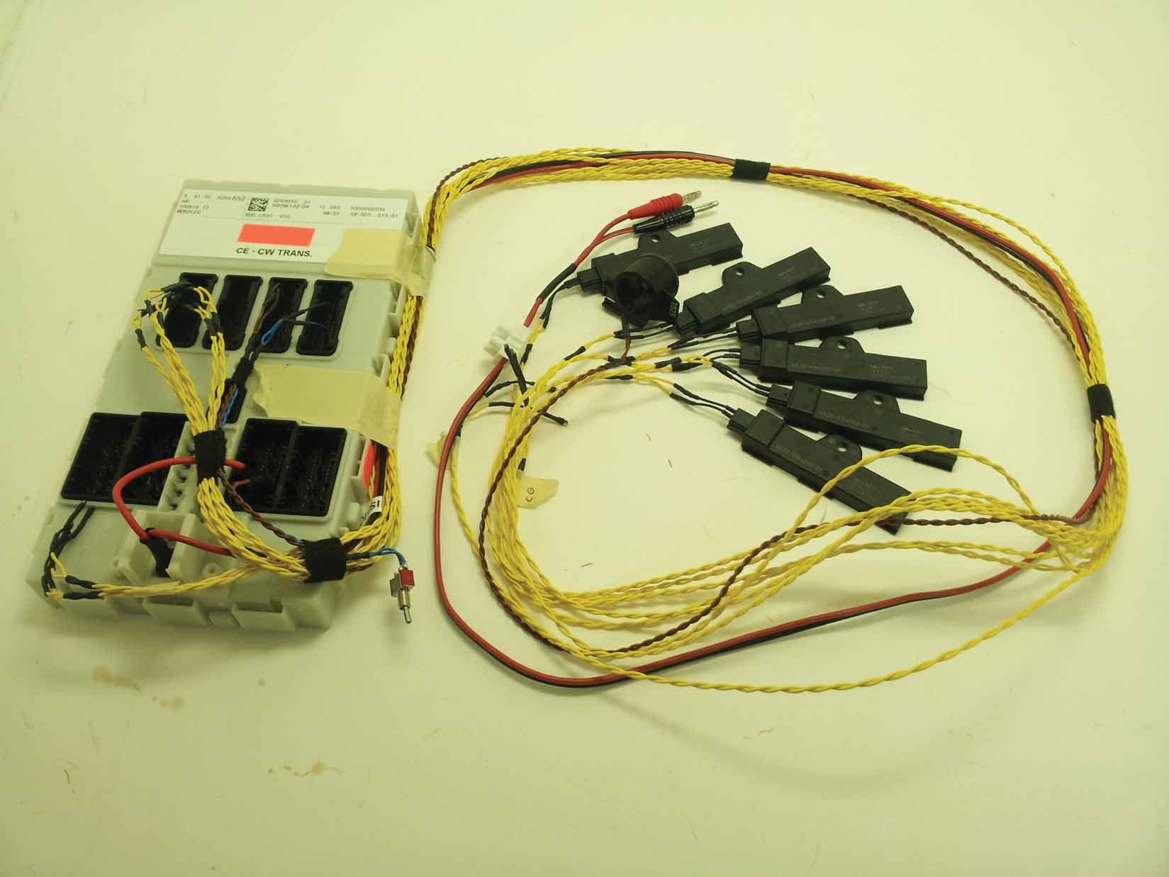 Comfort Access System - FCC ID TTRBDCLR01 - Lear Automotive (EEDS) Spain, SL