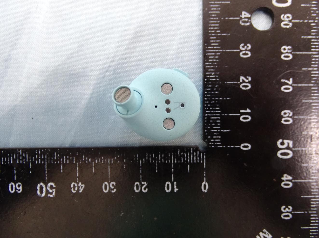 Bluetooth Earphone - FCC ID TTUBEOPLAYE8SR - Bang & Olufsen a/s (2)
