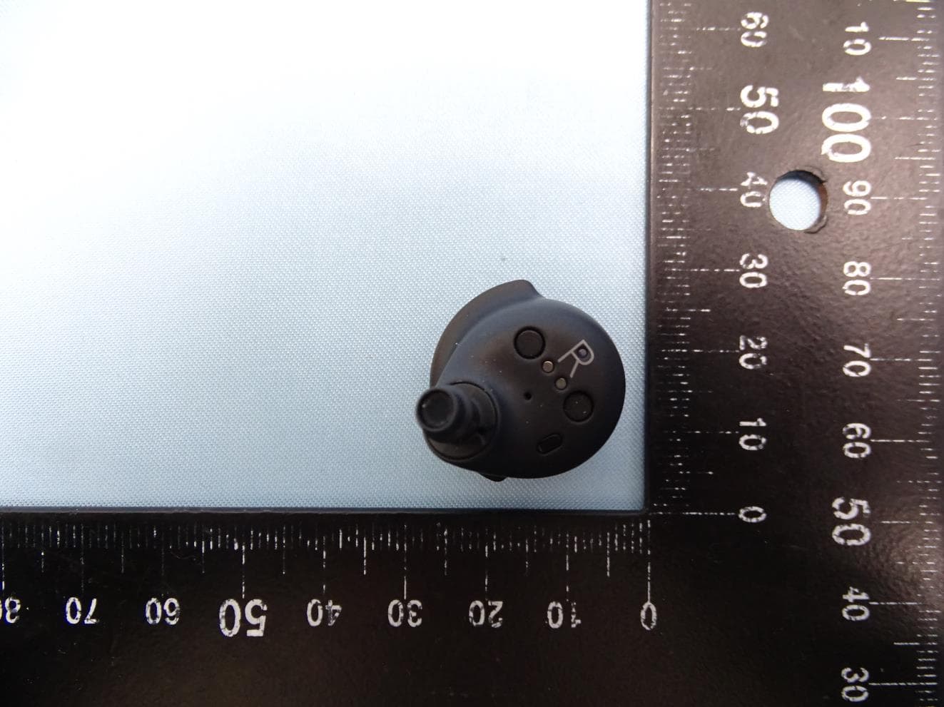EQ Earbud R - FCC ID TTUBEOPLAYEQR - Bang & Olufsen a/s (4)