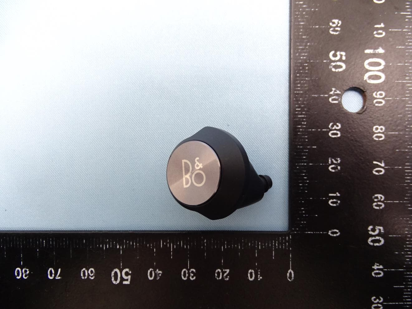 EQ Earbud R - FCC ID TTUBEOPLAYEQR - Bang & Olufsen a/s (3)