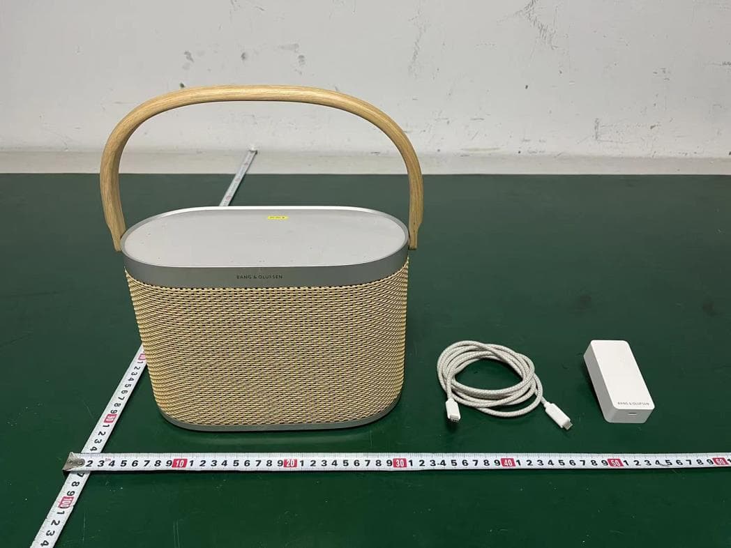 Wireless Speaker - FCC ID TTUBSA5 - Bang & Olufsen a/s (4)