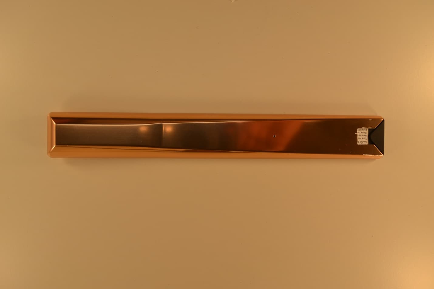 BLE Remote Control - FCC ID TTURC1 - Bang & Olufsen a/s