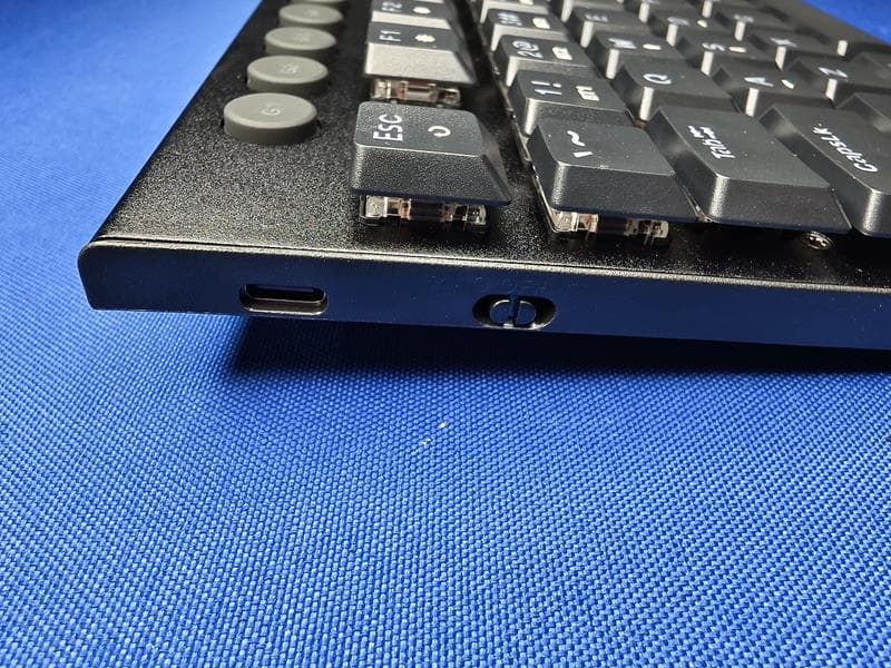 WIRED/2.4G/BT 3 MODES MECHANICAL KEYBOARD - FCC ID TUVET-8945AUS - Eastern Times Technology Co., Ltd.