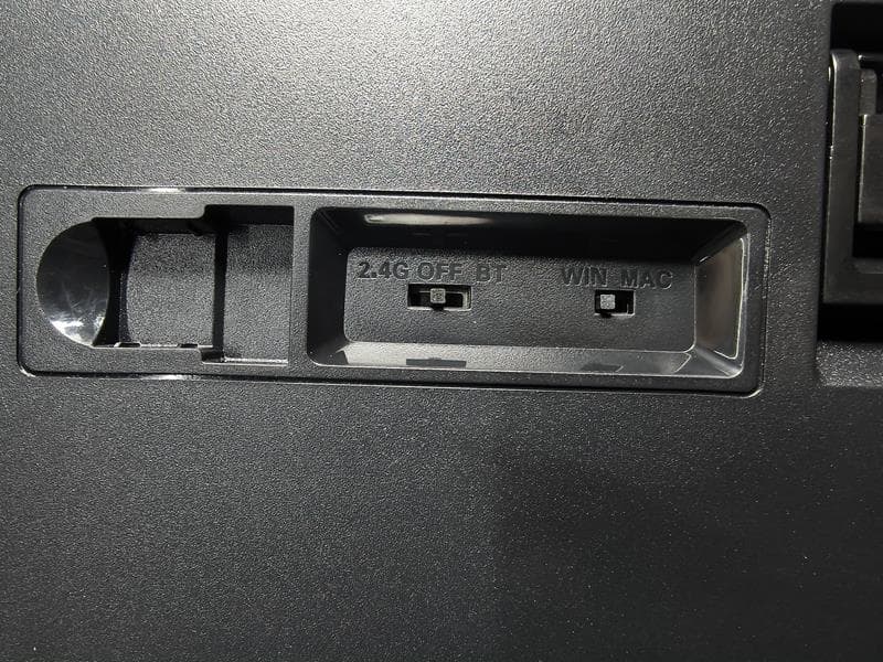 WIRELESS FULL SIZE HOT-SWAPPABLE RGB MECHANICAL - FCC ID TUVET-8975A - Eastern Times Technology Co., Ltd.