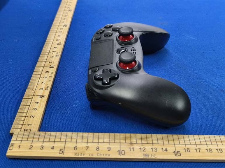 Wireless Gamepad Compatible With PS3/PS4/PC - FCC ID TUVG818 - Eastern Times Technology Co., Ltd. (2)