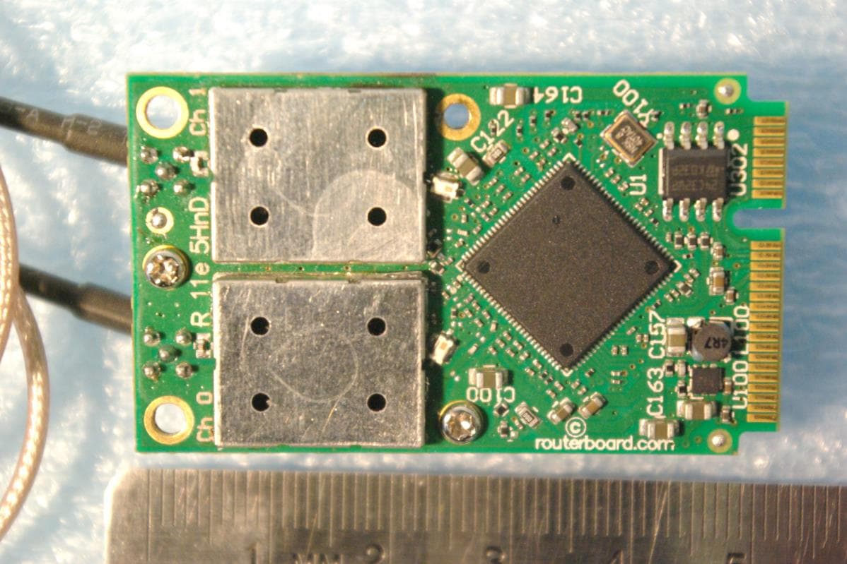 DIGITAL TRANSMISSION SYSTEM MODULE (5745-5825 MHz) - FCC ID TV7R11E5HND - Mikrotikls SIA (1)