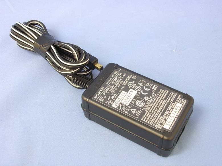 Digital Still Camera - FCC ID TVRDSCS500 - Hon Hai Precision Industry Co., Ltd. Nei-Hu Branch Office (2)
