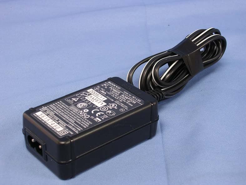 Digital Still Camera - FCC ID TVRDSCS700 - Hon Hai Precision Industry Co., Ltd. Nei-Hu Branch Office