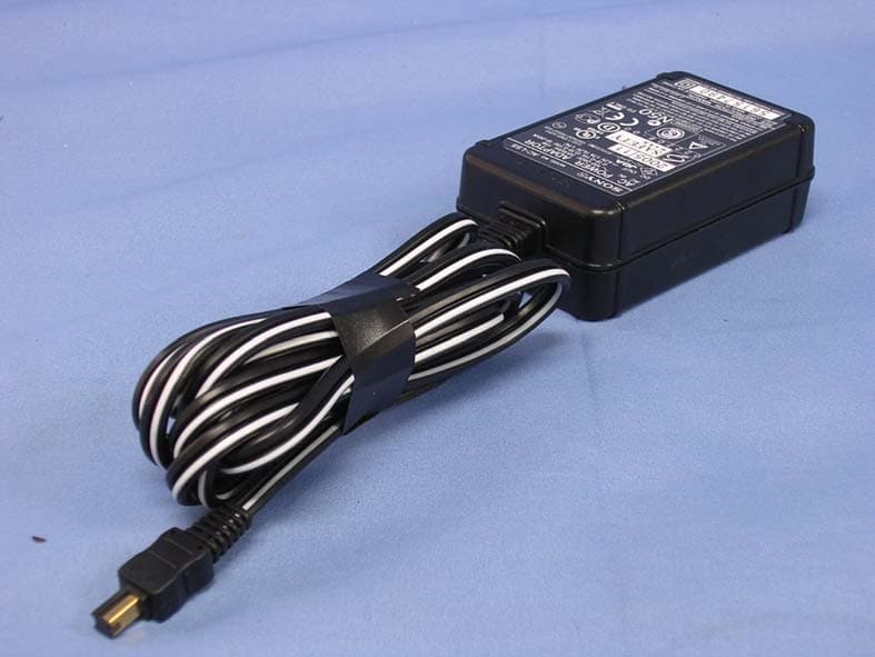 Digital Still Camera - FCC ID TVRDSCS700 - Hon Hai Precision Industry Co., Ltd. Nei-Hu Branch Office (2)