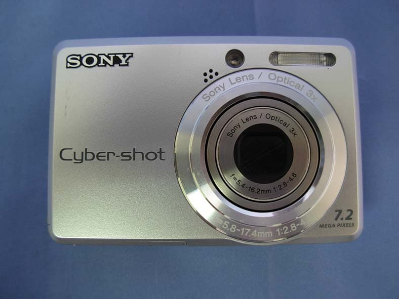 Digital Still Camera - FCC ID TVRDSCS730 - Hon Hai Precision Industry Co., Ltd. Nei-Hu Branch Office