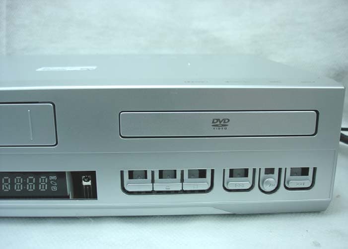 DVD/VCR Combo - FCC ID TX7T569 - Tonic Digital Products Limited (3)
