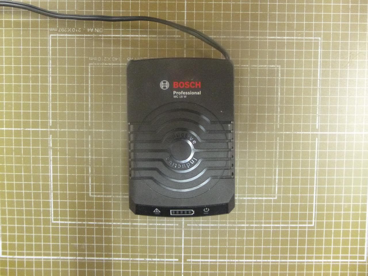 Wireless Charger - FCC ID TXTWC18C - Robert Bosch Tool Corporation