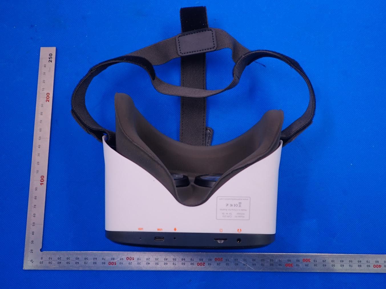 Bluetooth & WIFI & 5G WIFI VR All-in-One HMD - FCC ID TZIUX598 - Arts Electronics Co., Ltd (5)