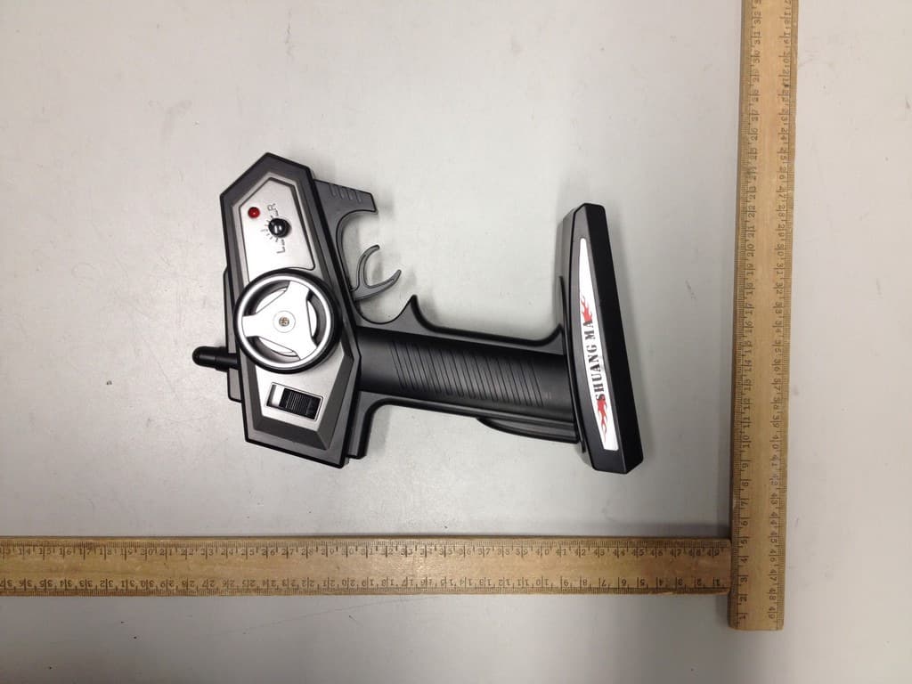 Radio Control Toy Transmitter (2.4GHz) - FCC ID U2N13715931876 - Double Horse Toys Industry Co., Ltd (2)