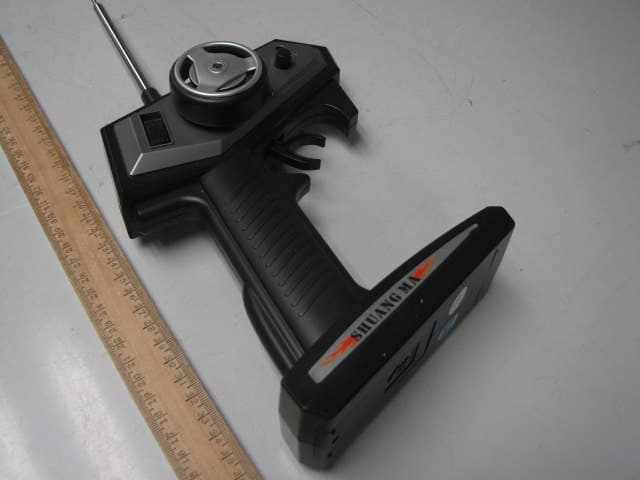 RC Toy Transmitter - FCC ID U2N13715931877 - Double Horse Toys Industry Co., Ltd (3)