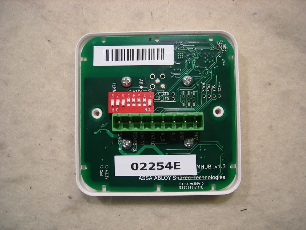 AH13 Communication Hub - FCC ID U4A-AHGUHF00 - ASSA ABLOY Inc.
