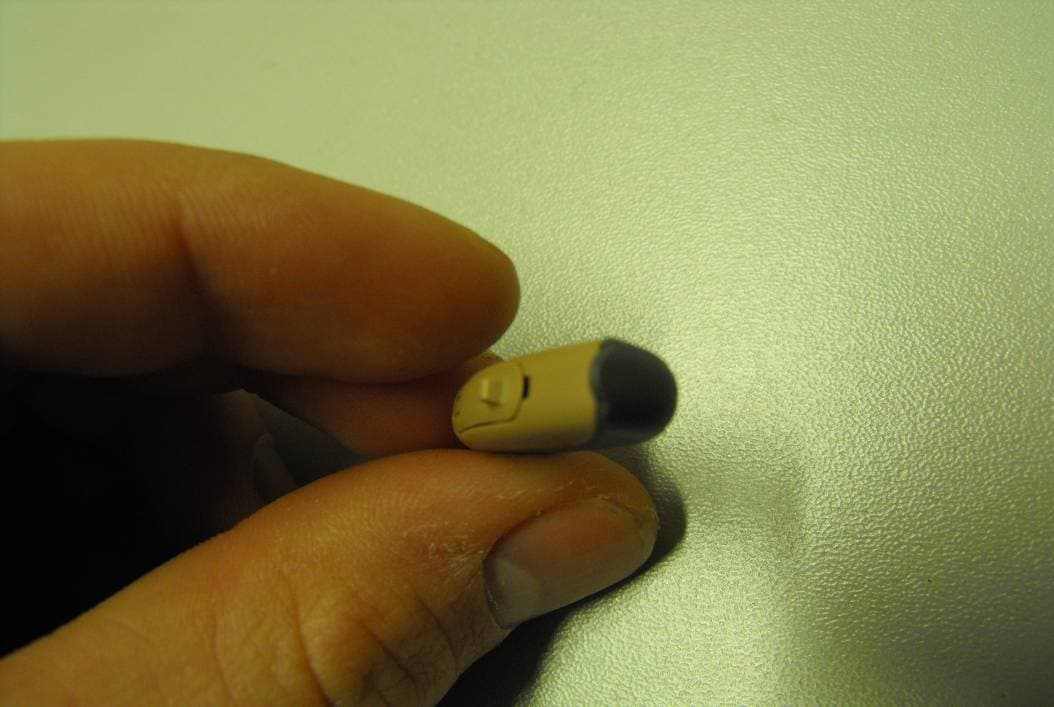 Wireless Hearing Instrument - FCC ID U6XF2BTE01 - Bernafon AG (3)