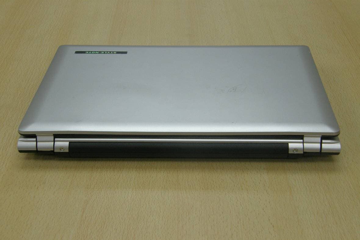 Notebook - FCC ID U9M-M72XT - CLEVO Co. (3)