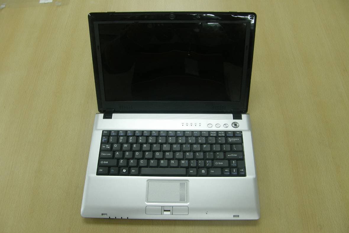 Notebook - FCC ID U9M-M72XT - CLEVO Co. (2)
