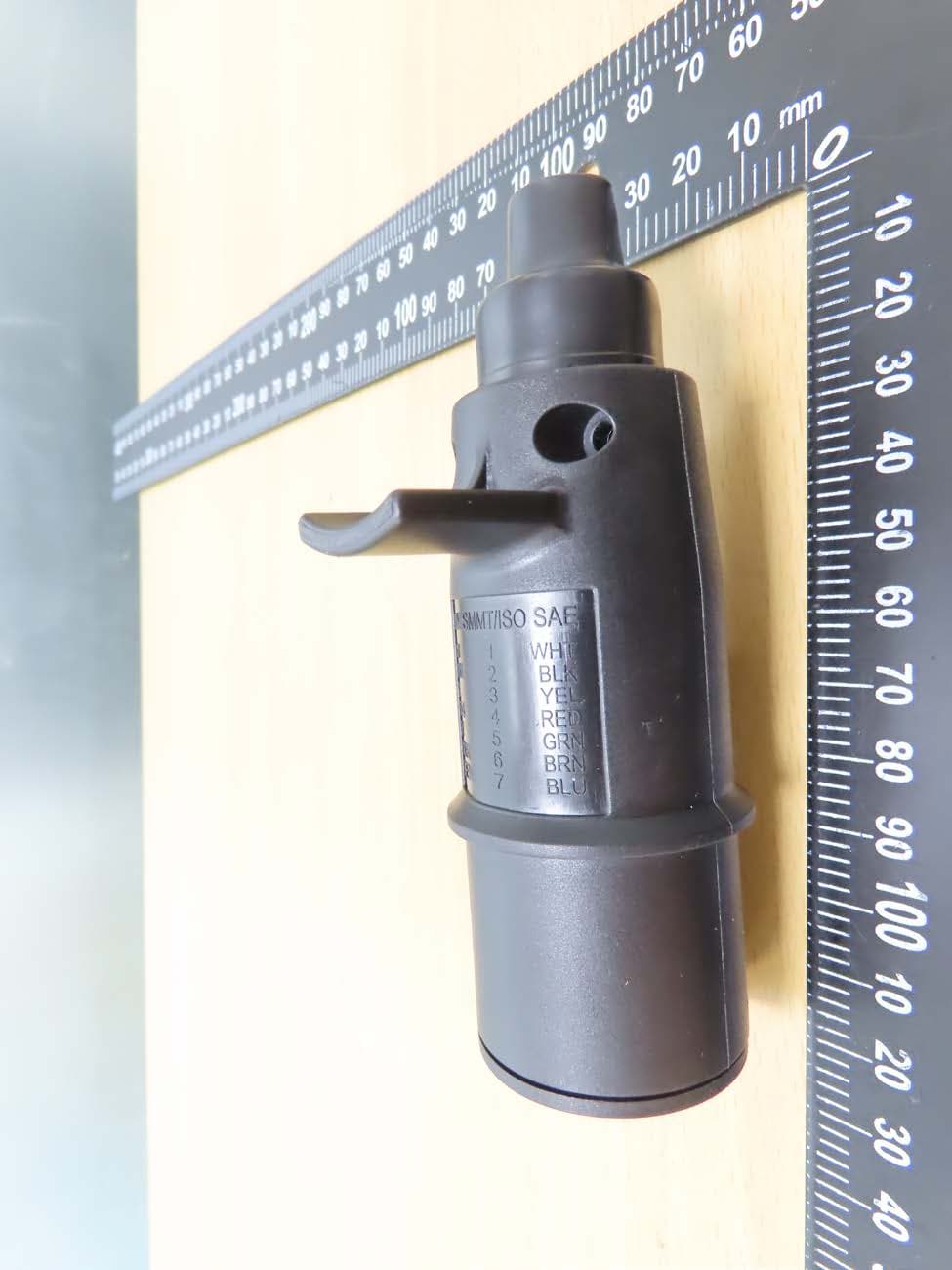 Wireless Towing Light - FCC ID UAB9371 - Many Wain Enterprise Co., Ltd