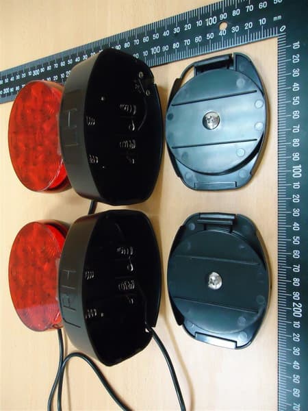 Wireless Towing lights - FCC ID UAB937R01 - Many Wain Enterprise Co., Ltd (2)