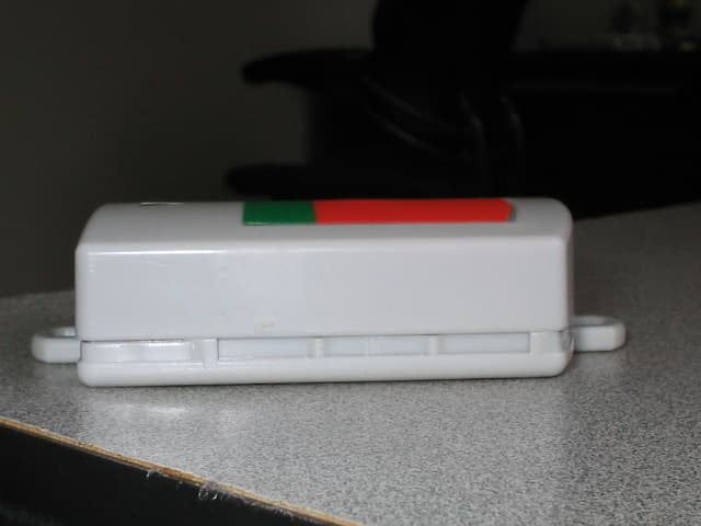 Battery Powered Equipment Tracking Tag - FCC ID UAG-00000000T100 - AwarePoint Corporation (2)
