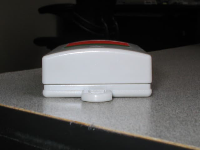 Battery Powered Equipment Tracking Tag - FCC ID UAG-00000000T100 - AwarePoint Corporation (4)
