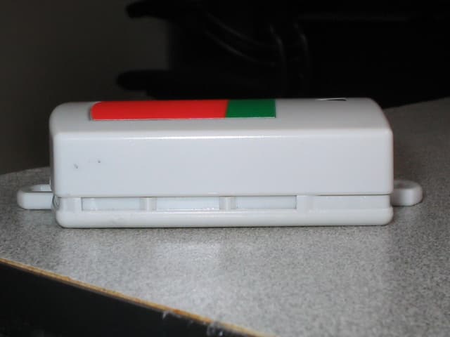 Battery Powered Equipment Tracking Tag - FCC ID UAG-00000000T100 - AwarePoint Corporation (3)