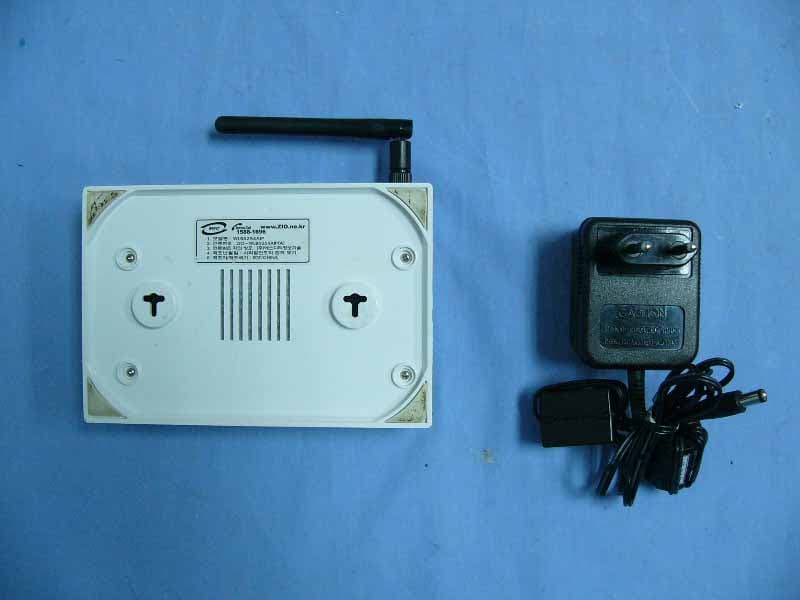 802.11g 54Mbps Wireless Router - FCC ID UFHWLB5254AIP - SDT Information Technology