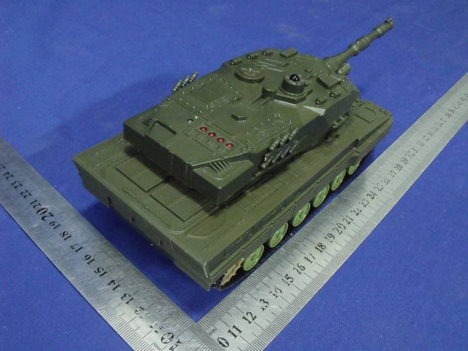 SMART PHONE CONTROLLED TANK - FCC ID UHEWODDON-RC08 - Woddon Industrial Limited