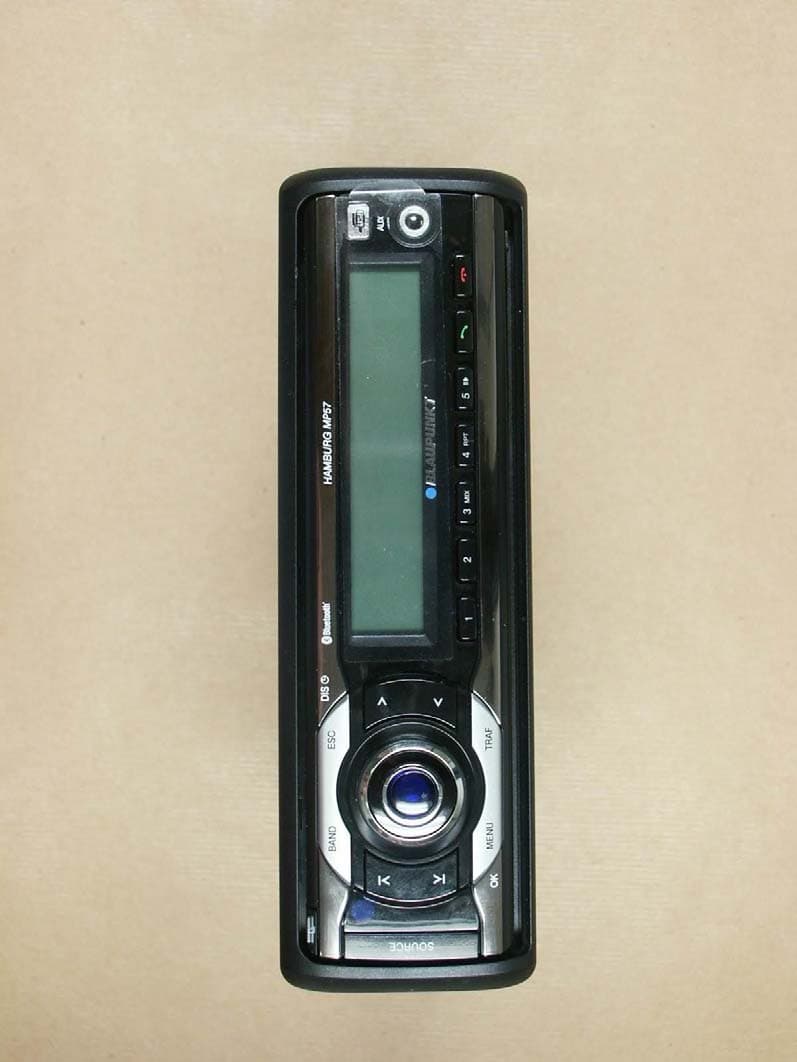 Blaupunkt Car Radio Hamburg MP57 - FCC ID UHN-7647633310 - Blaupunkt GmbH (2)