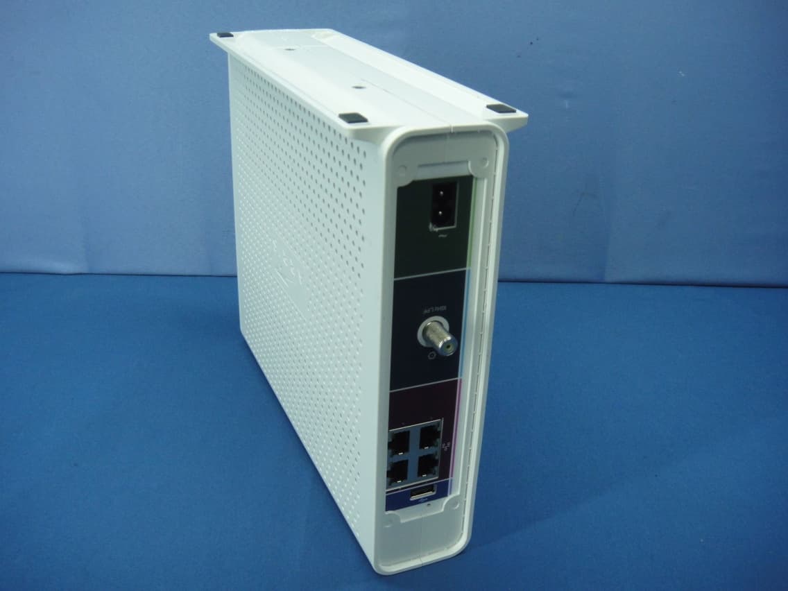 Wireless Cable Modem & Router - FCC ID UIDSBG6900 - ARRIS (2)
