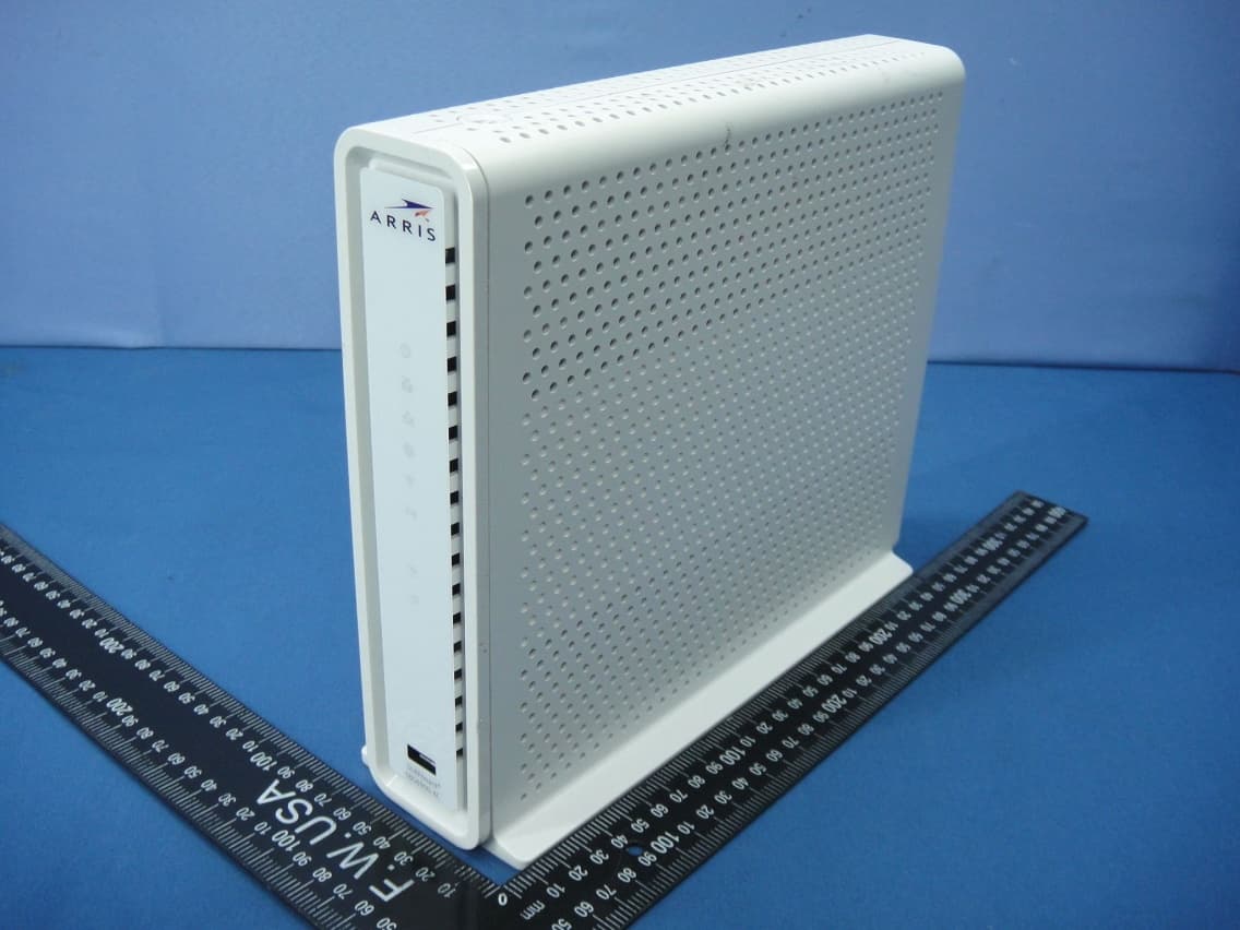 Wireless Cable Modem & Router - FCC ID UIDSBG6900 - ARRIS (1)