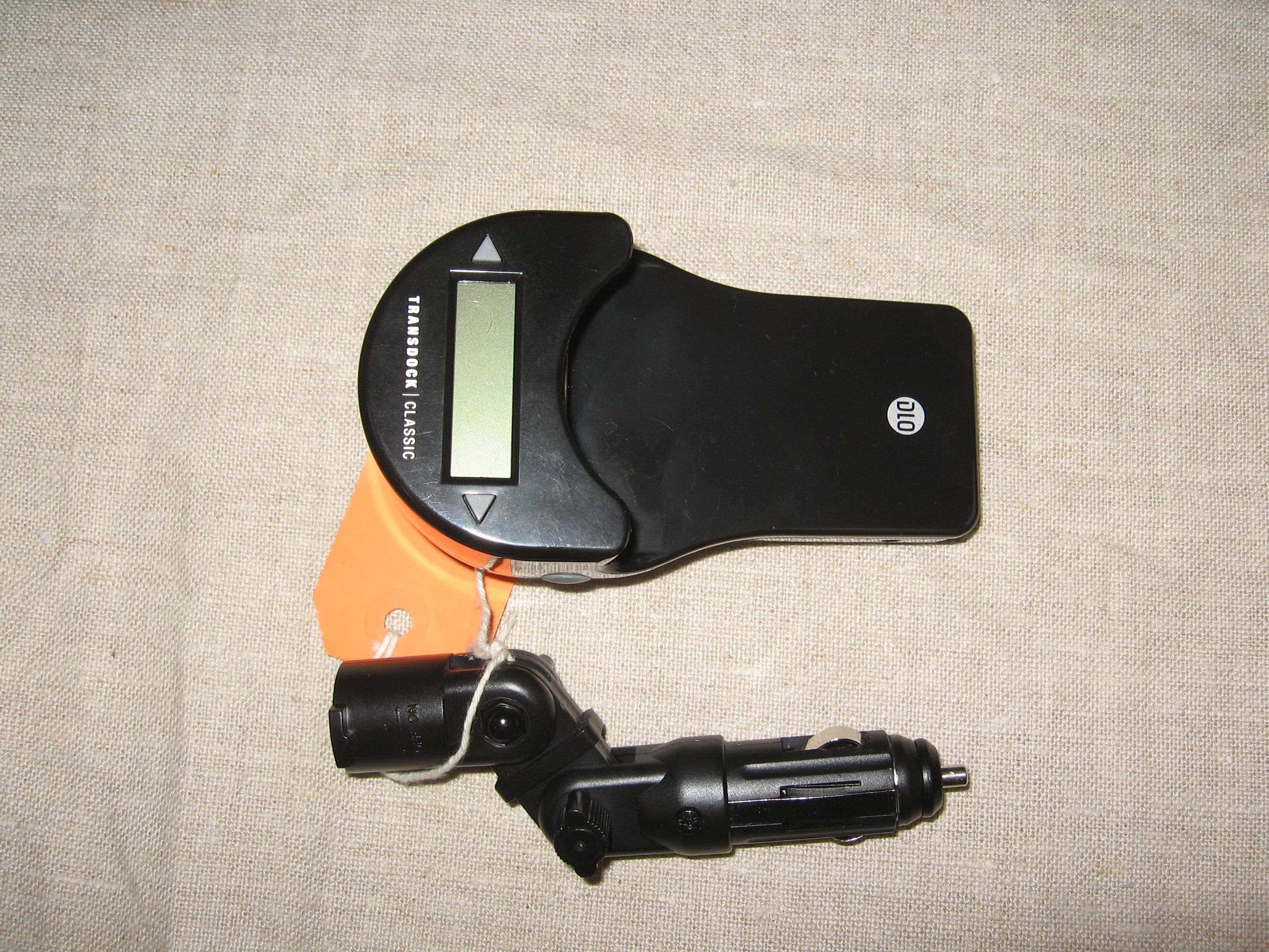 DLO TransDock Classic FM Transmitter - FCC ID UIX0712F - Netalog, Inc. d/b/a Digital Lifestyle Outfitters (3)