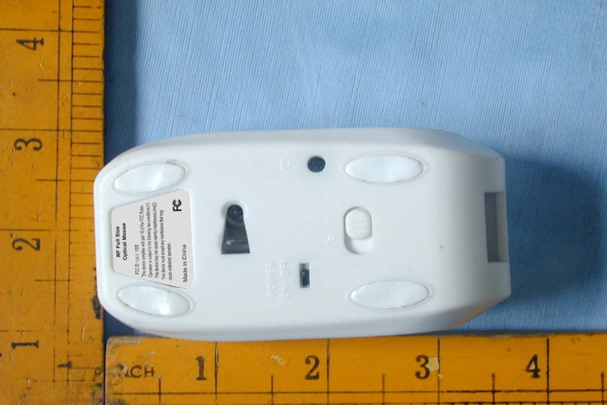 Wireless Optical Mouse - FCC ID UK51005 - Chuang Feng Electronics Co., Ltd. (2)