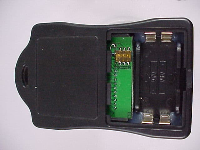 WIRELESS REMOTE CONTROL TRANSMITTER - FCC ID UNF801 - TNT Calls & Hunting Supplies Inc (3)