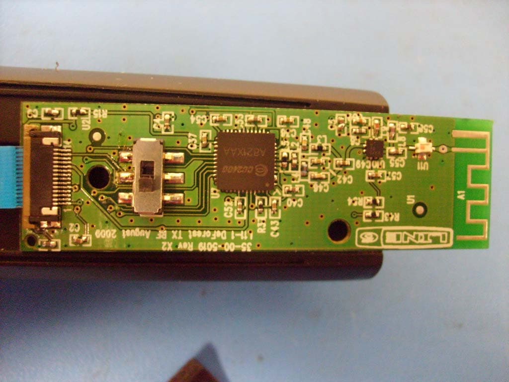 2.4 GHz Wireless handheld Microphone - FCC ID UOB916THH12 - Line 6 Digital Wireless Inc. (3)