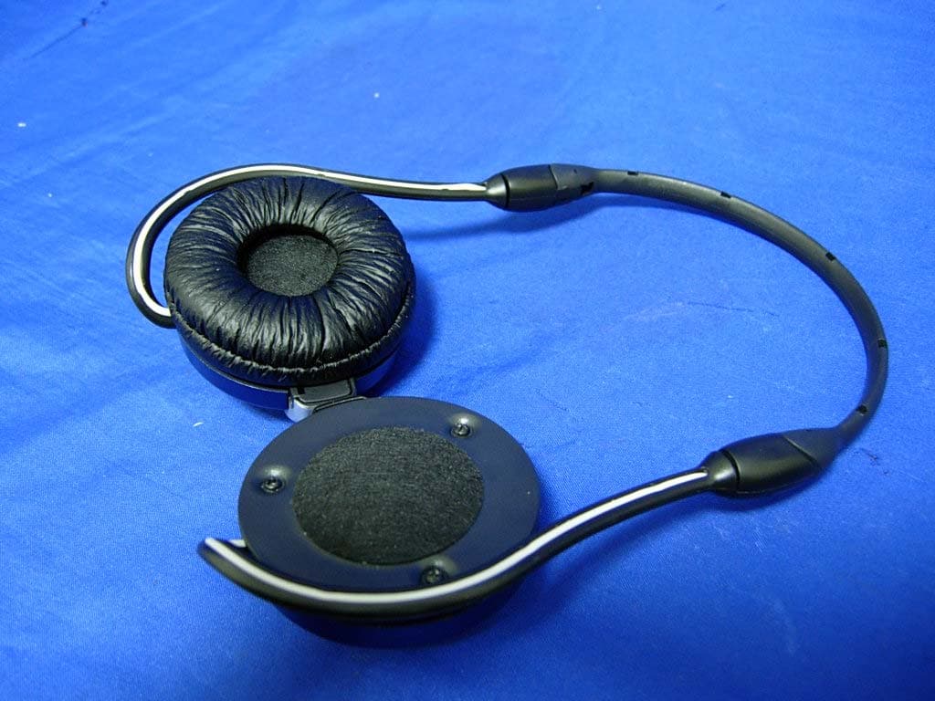 BLUETOOTH STEREO HEADSET - FCC ID UQS-CZ-900S - J-TEK Incorporation