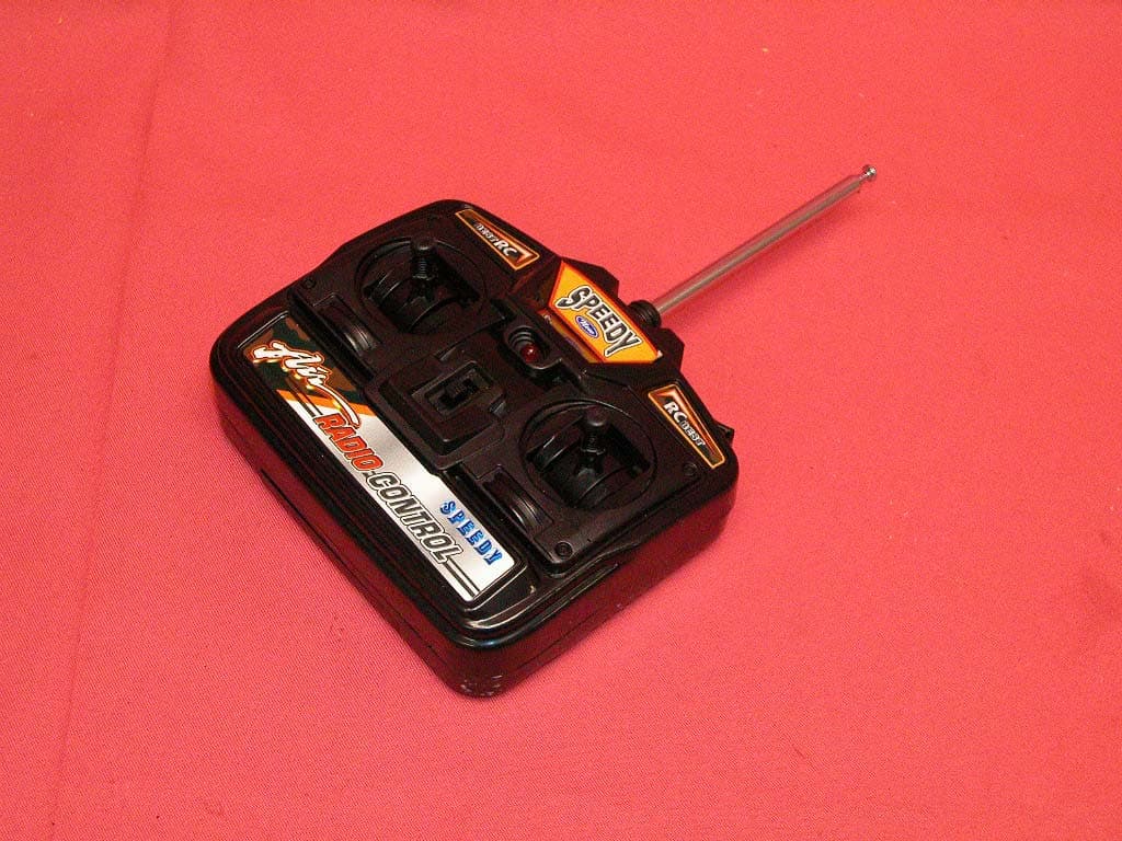 RC Car - FCC ID UV5EIYR09231B - EB Excalibur, Inc.