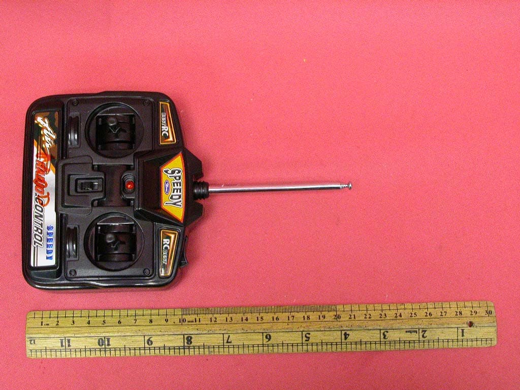 RC Car - FCC ID UV5EIYR09231R - EB Excalibur, Inc.