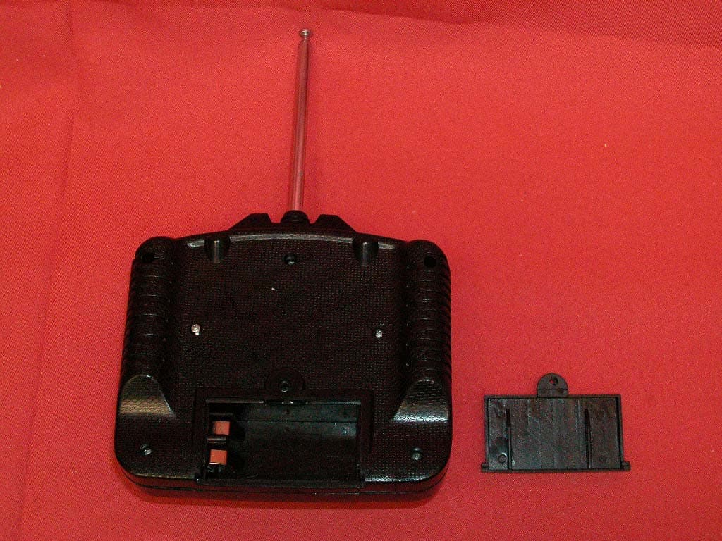 RC Car - FCC ID UV5EIYR09231R - EB Excalibur, Inc. (3)