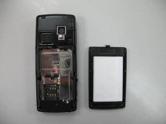GSM 850/1800/1900 GPRS MOBILE WITH BLUETOOTH - FCC ID UWHE1500 - InfoSonics Corp. (2)
