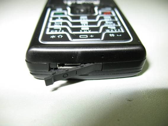 GSM 850/1800/1900 GPRS MOBILE WITH BLUETOOTH - FCC ID UWHE1500 - InfoSonics Corp.